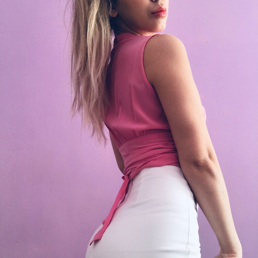 💖 SILK DOLCE & GABBANA TOP W/MOTHER OF PEARL 💖 - Picture 6 of 7